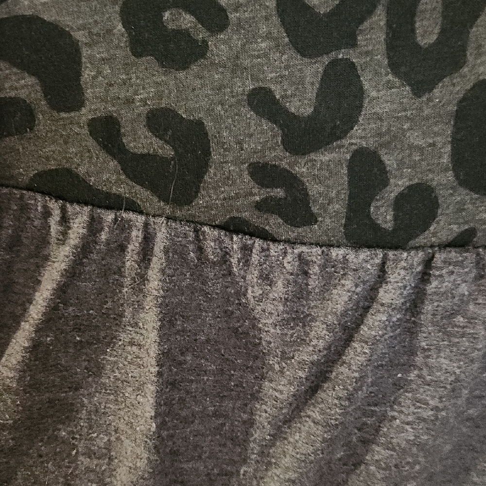 BloomChic Charcoal and Black Tunic - Picture 3 of 3